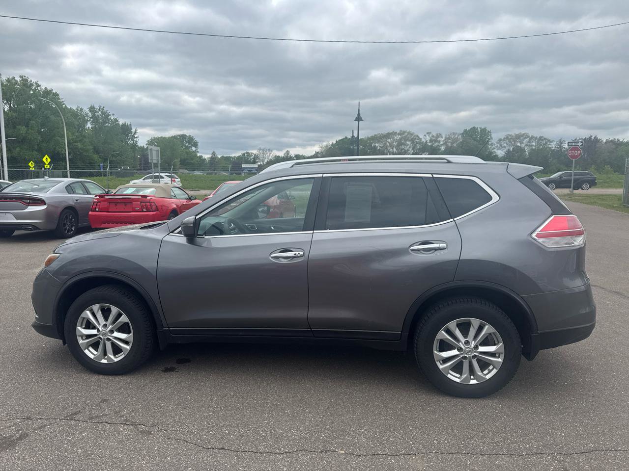 Used 2016 Nissan Rogue SV AWD/4WD image 8