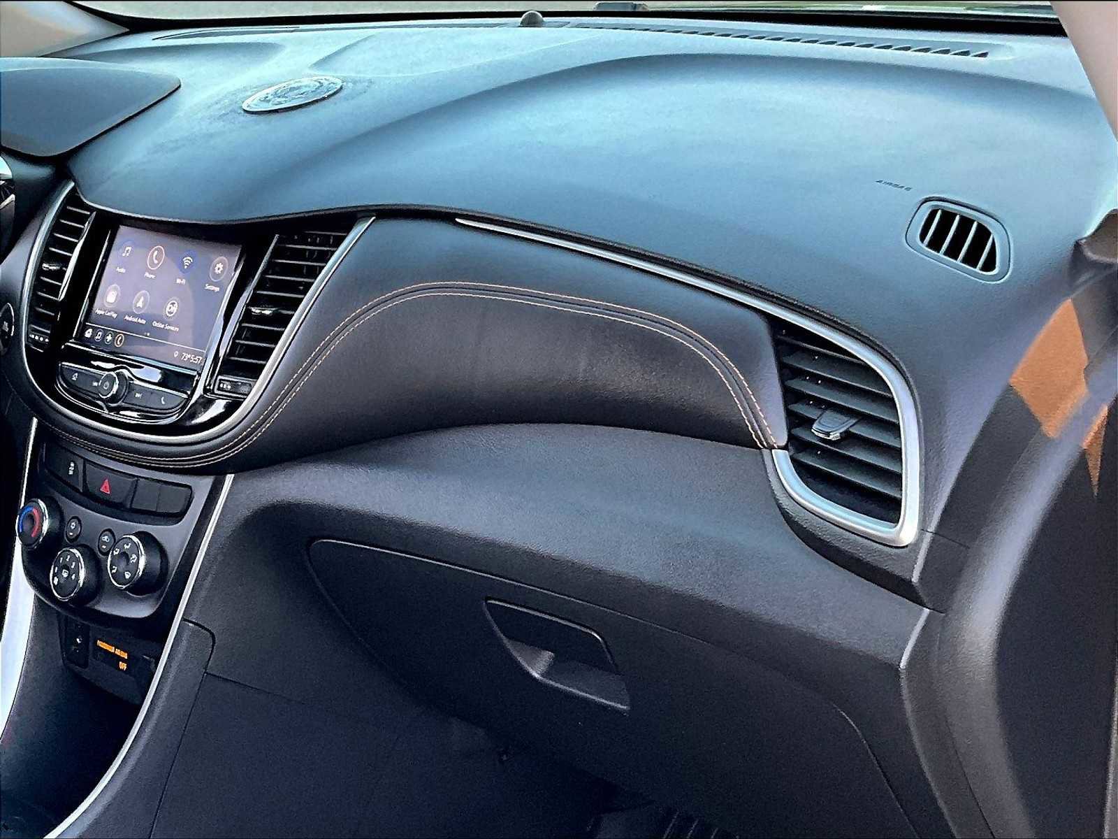 Used 2022 Chevrolet Trax LT w/ Driver Confidence Package image 14