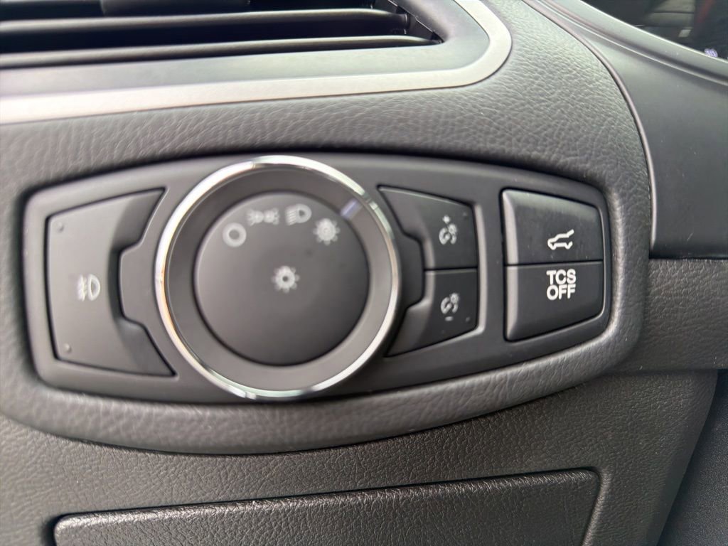 Used 2022 Ford Edge ST-Line w/ Class II Trailer Tow Package image 27