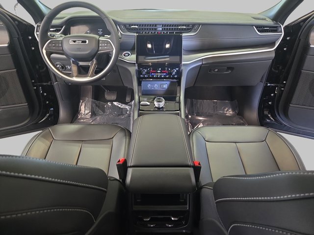 New 2025 Jeep Grand Cherokee Limited w/ Trailer Tow Package image 9