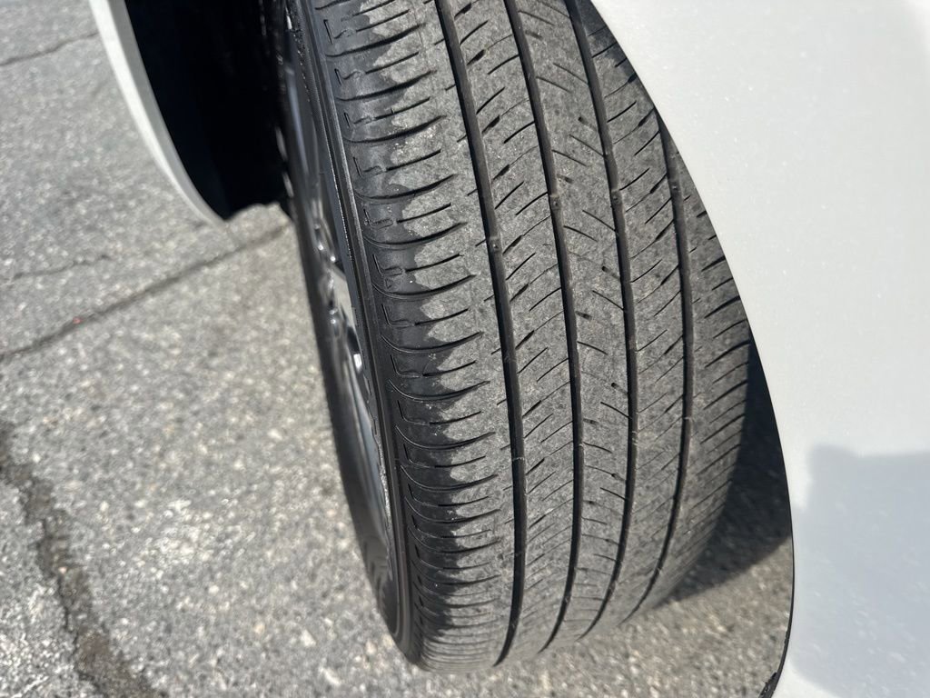 Used 2025 Nissan Versa SV image 27