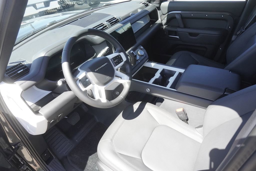 New 2025 Land Rover Defender 130 S image 18
