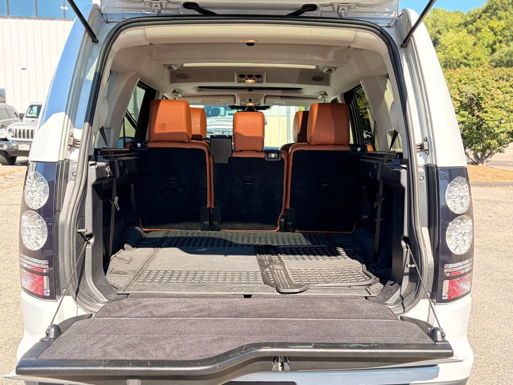 Used 2016 Land Rover LR4 HSE LUX AWD/4WD image 32