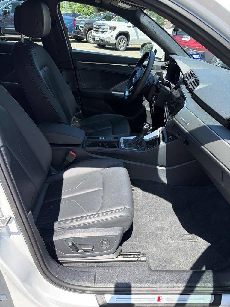 Used 2025 Audi Q3 2.0T Premium AWD/4WD image 8
