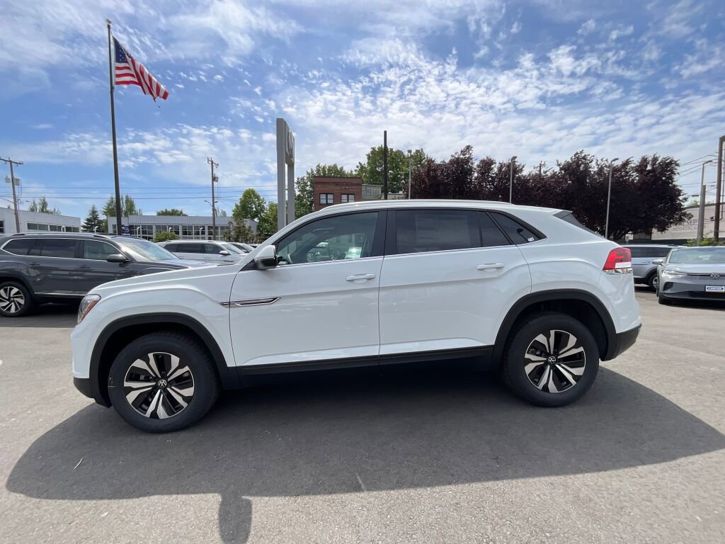 New 2025 Volkswagen Atlas Cross Sport SE image 5