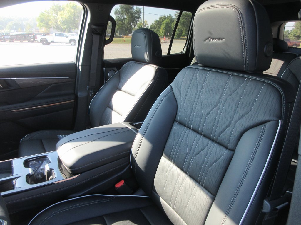 New 2026 Buick Enclave Avenir w/ Super Cruise Package image 13