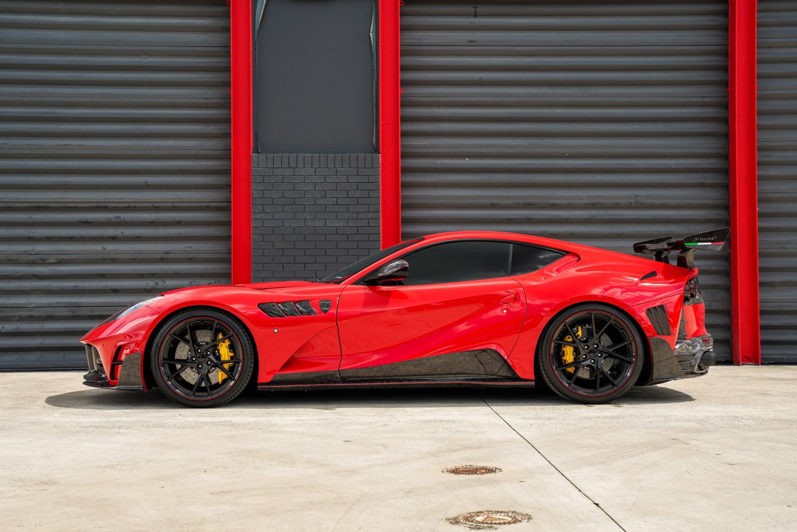 Used 2020 Ferrari 812 Superfast RWD image 11