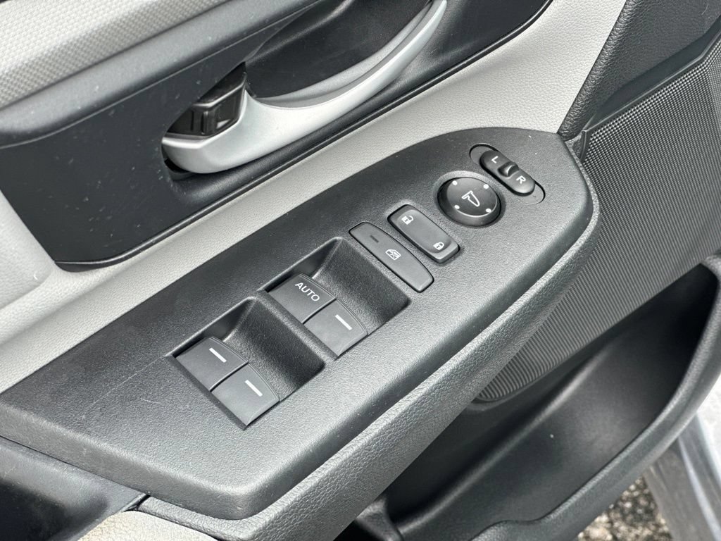 Used 2018 Honda CR-V LX image 15