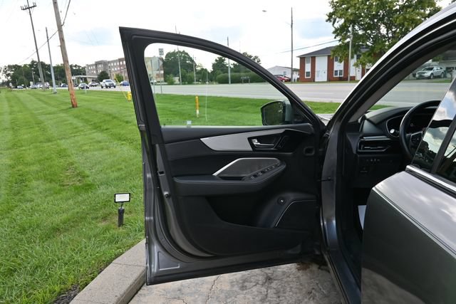 Used 2023 Acura MDX w/ Technology Package AWD/4WD image 28