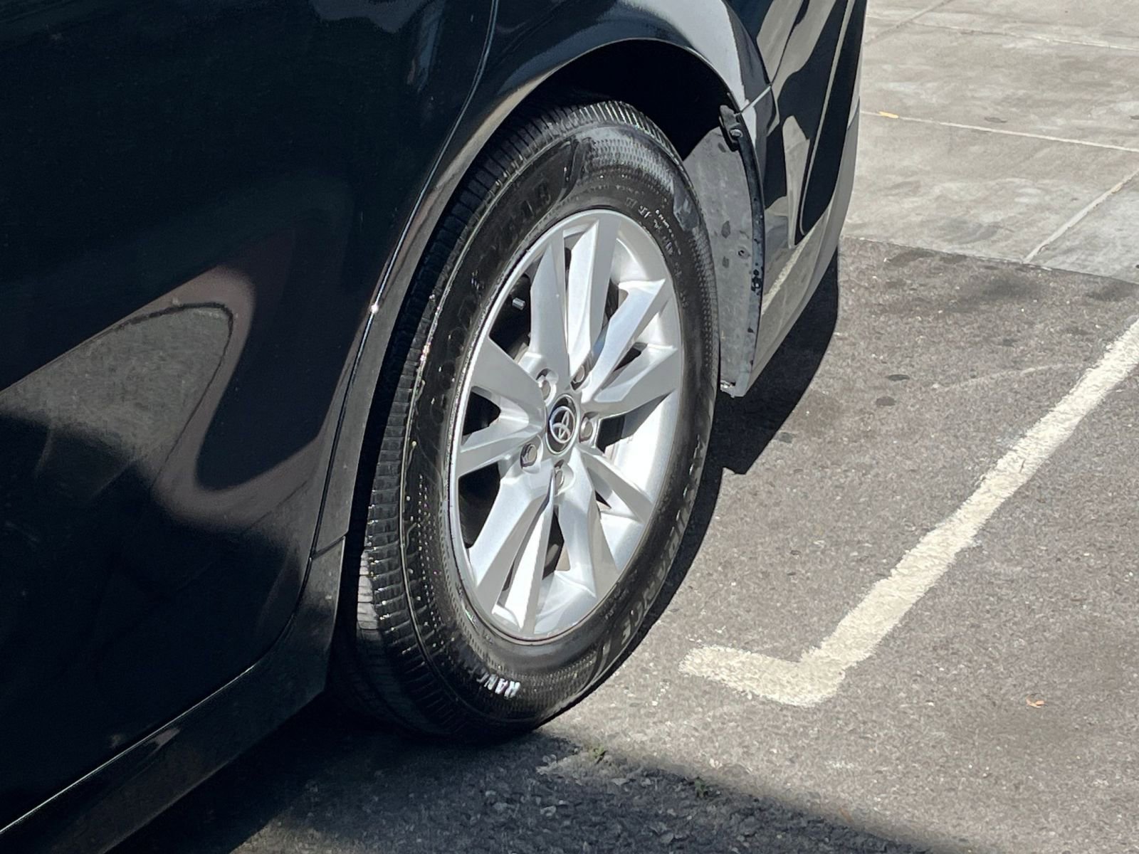 Used 2025 Toyota Camry LE image 30