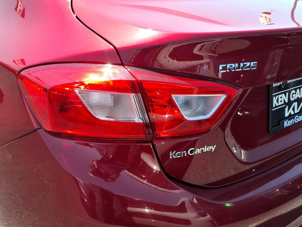 Used 2019 Chevrolet Cruze LT FWD image 9