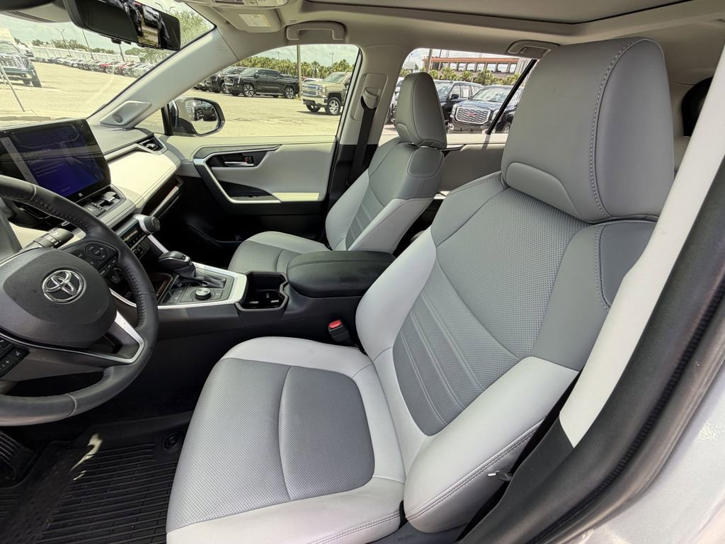 Used 2024 Toyota RAV4 Limited w/ Advanced Technology Package AWD/4WD image 20