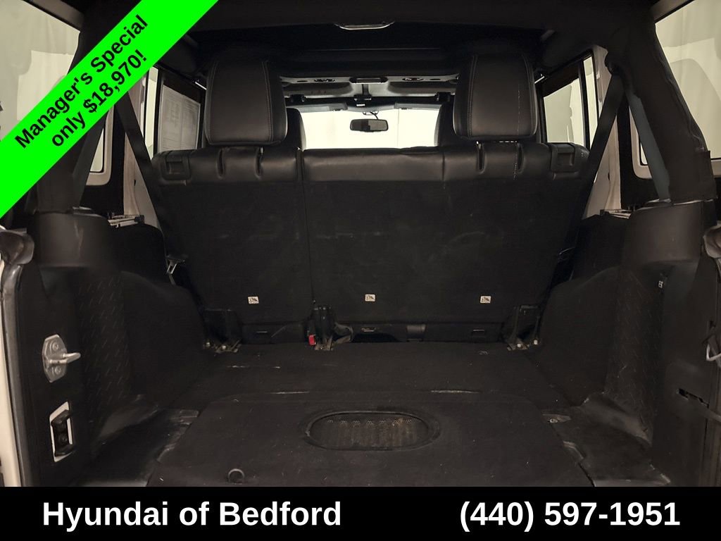Used 2015 Jeep Wrangler Unlimited Rubicon w/ Dual Top Group AWD/4WD image 10