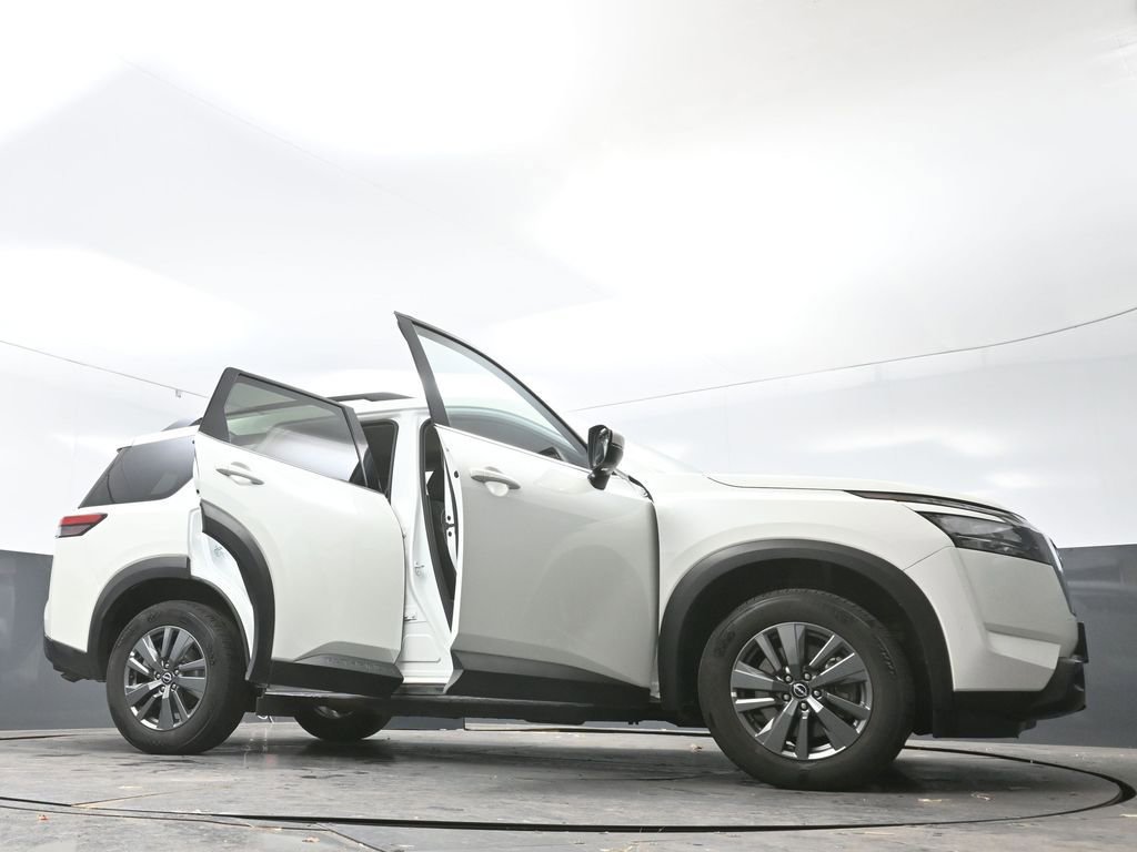 Used 2024 Nissan Pathfinder SV image 78