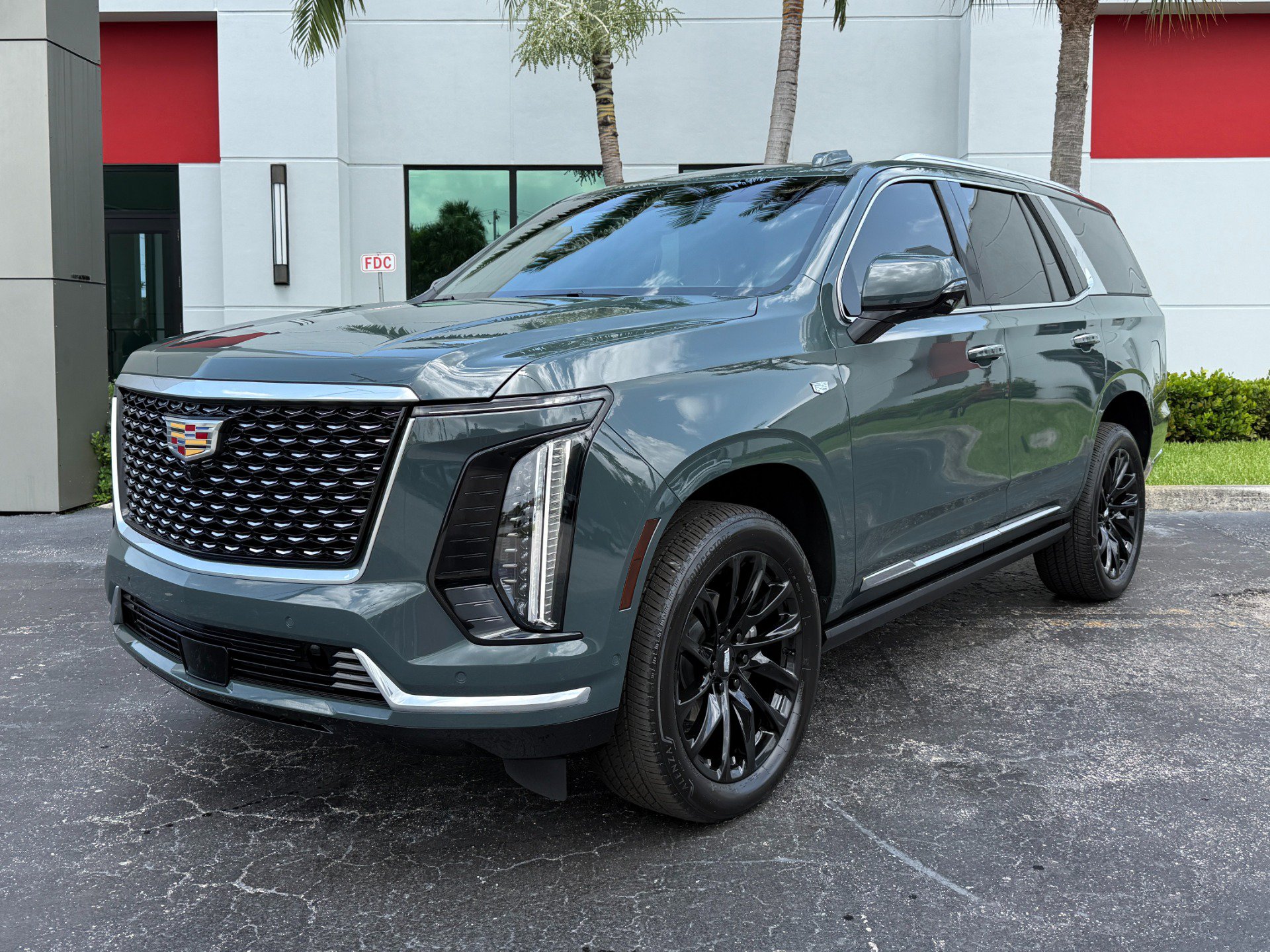 Used 2025 Cadillac Escalade Premium Luxury w/ Touring Package AWD/4WD image 9