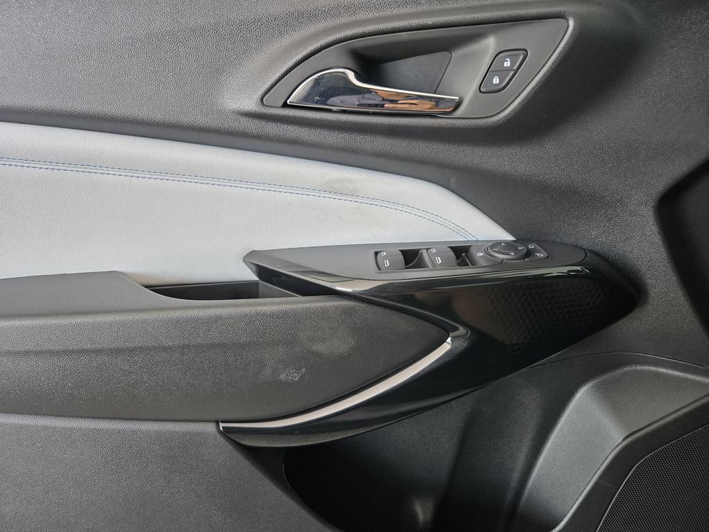New 2026 Chevrolet Trax LT FWD image 24