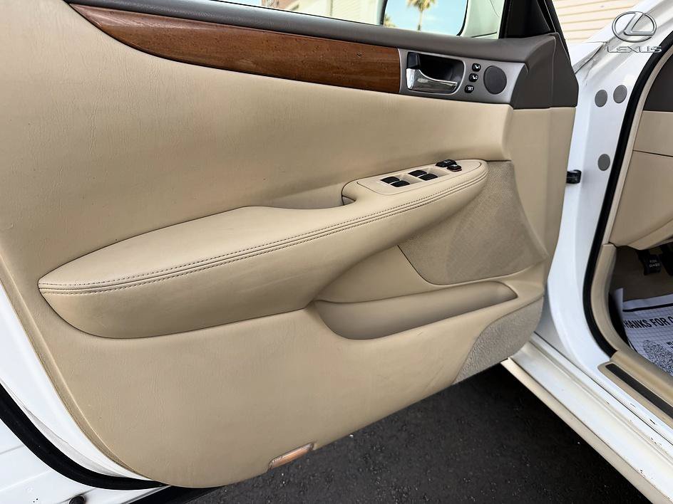 Used 2005 Lexus ES 330 FWD image 22