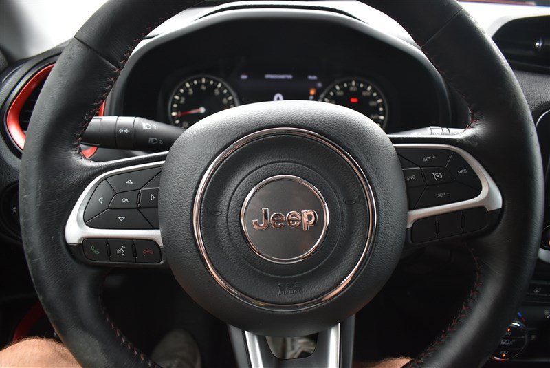 Used 2017 Jeep Renegade Trailhawk AWD/4WD image 14