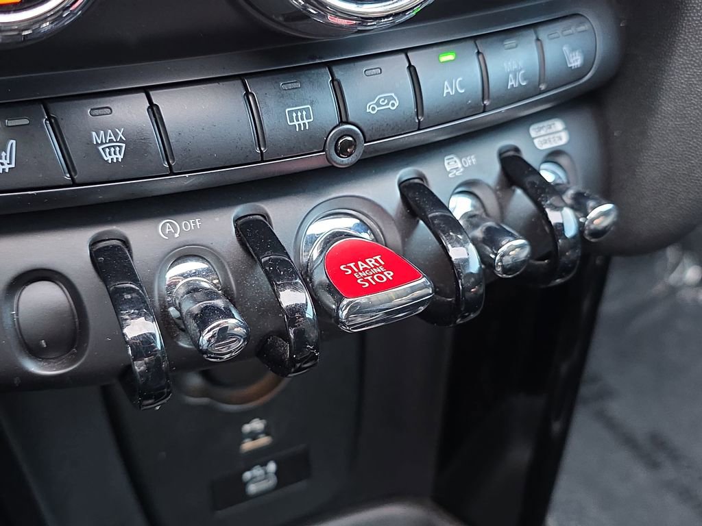 Used 2021 MINI Cooper S w/ Sidewalk Package image 27