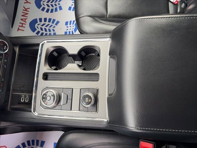 Used 2019 Ford Expedition XLT w/ Equipment Group 202A AWD/4WD image 24