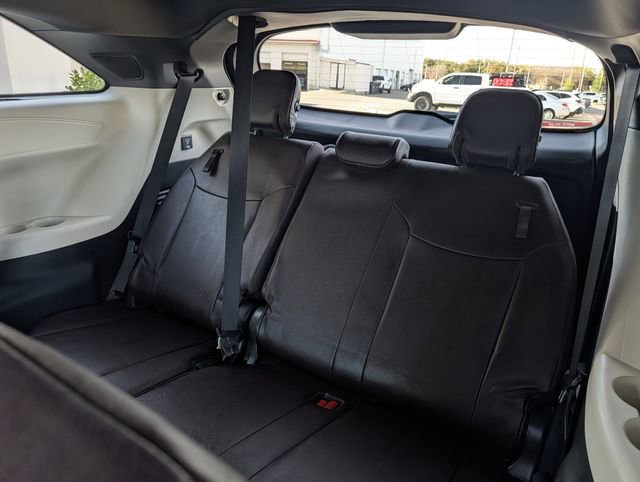 Used 2023 Toyota Sienna Platinum image 30