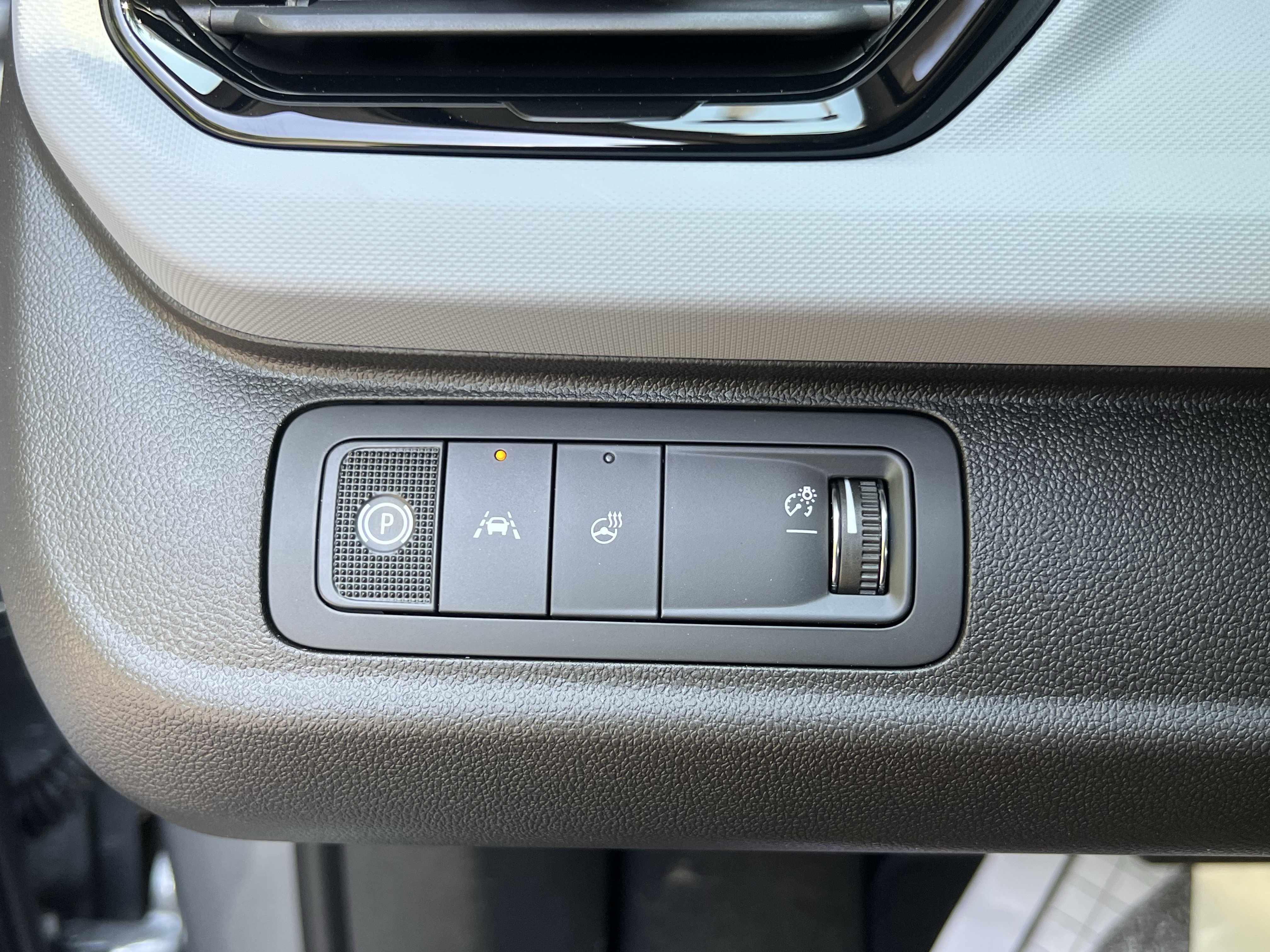 New 2027 Chevrolet Bolt RS w/ Technology Package FWD image 18