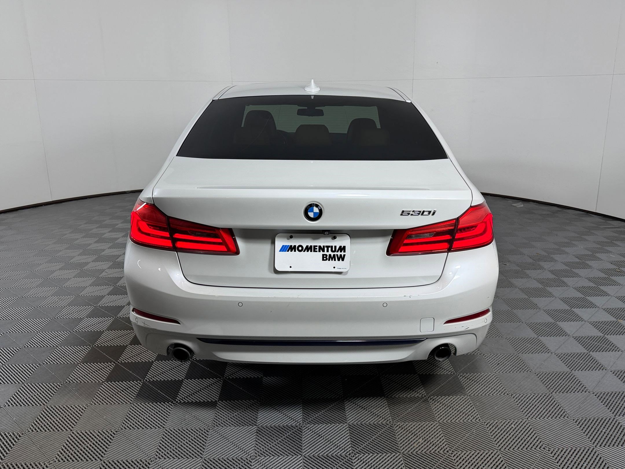 Used 2018 BMW 530i RWD image 10