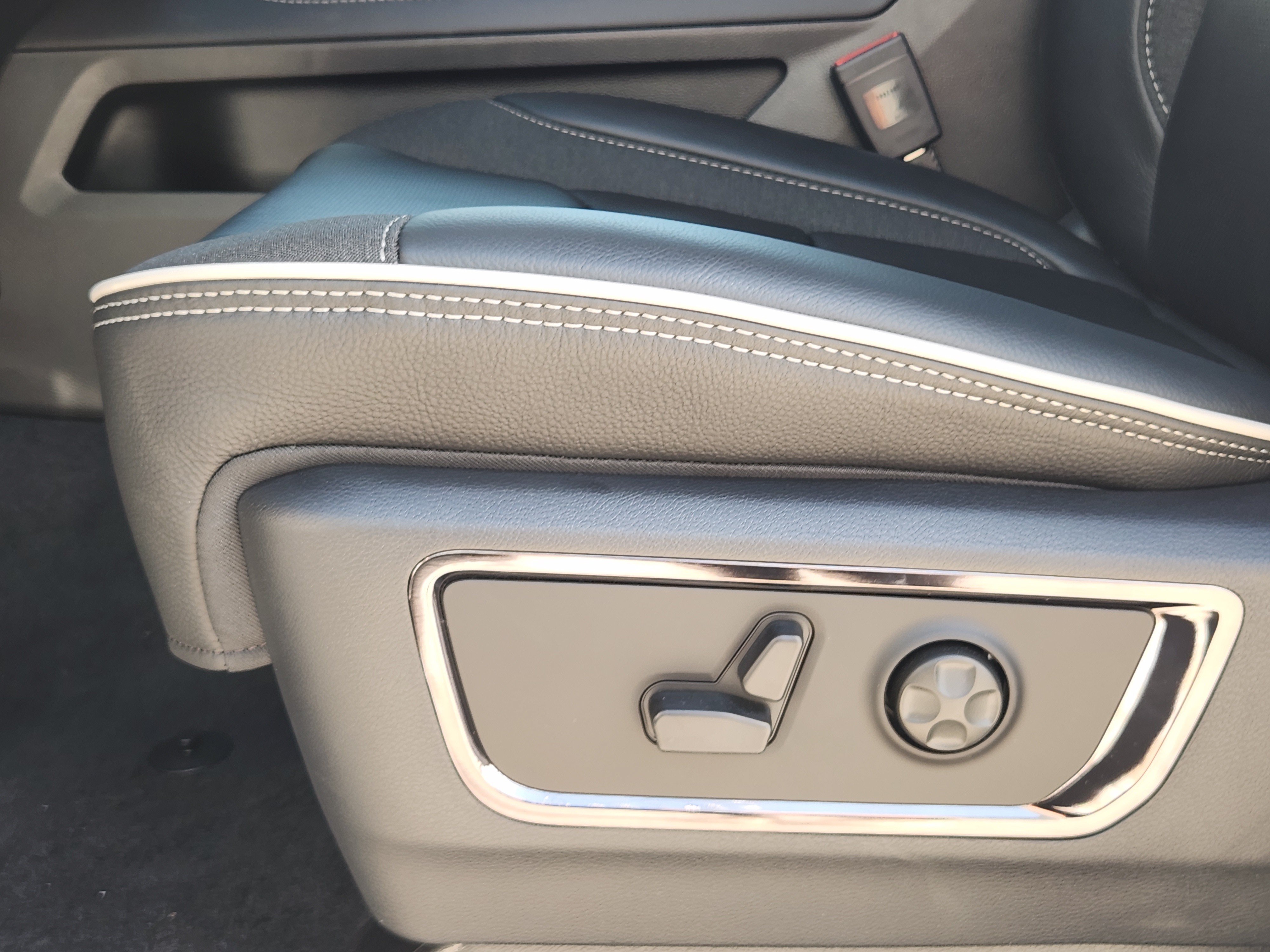 New 2027 RAM 1500 Limited AWD/4WD image 18