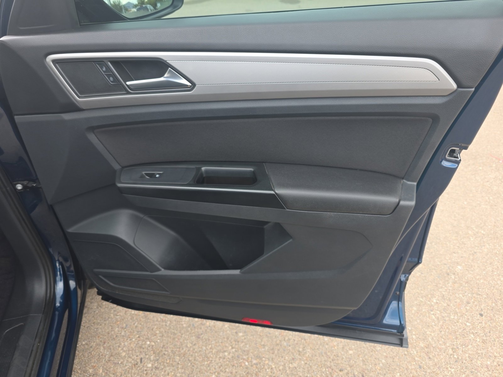 Used 2020 Volkswagen Atlas Cross Sport S FWD image 16