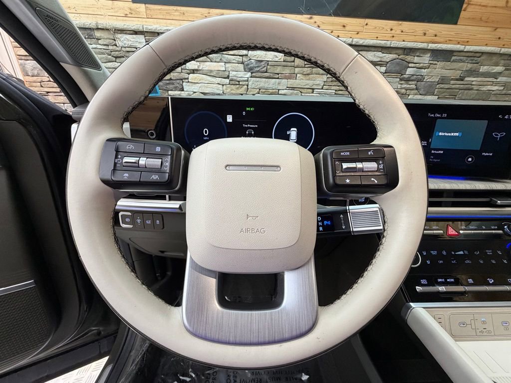 Used 2024 Hyundai Santa Fe Calligraphy image 17