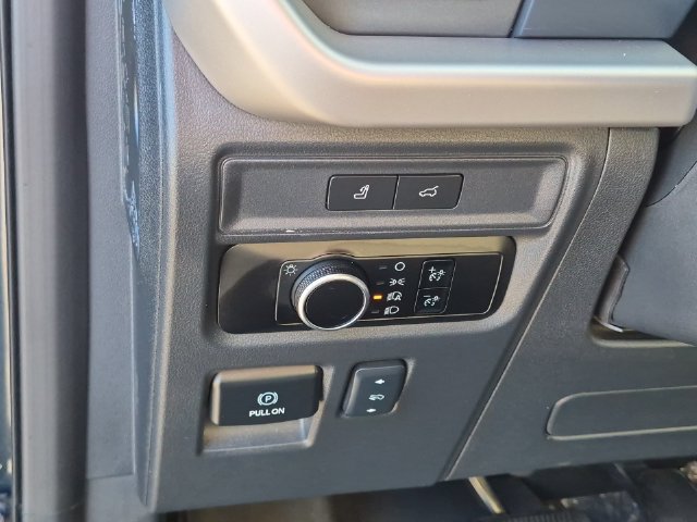 Used 2024 Ford Expedition XLT AWD/4WD image 19