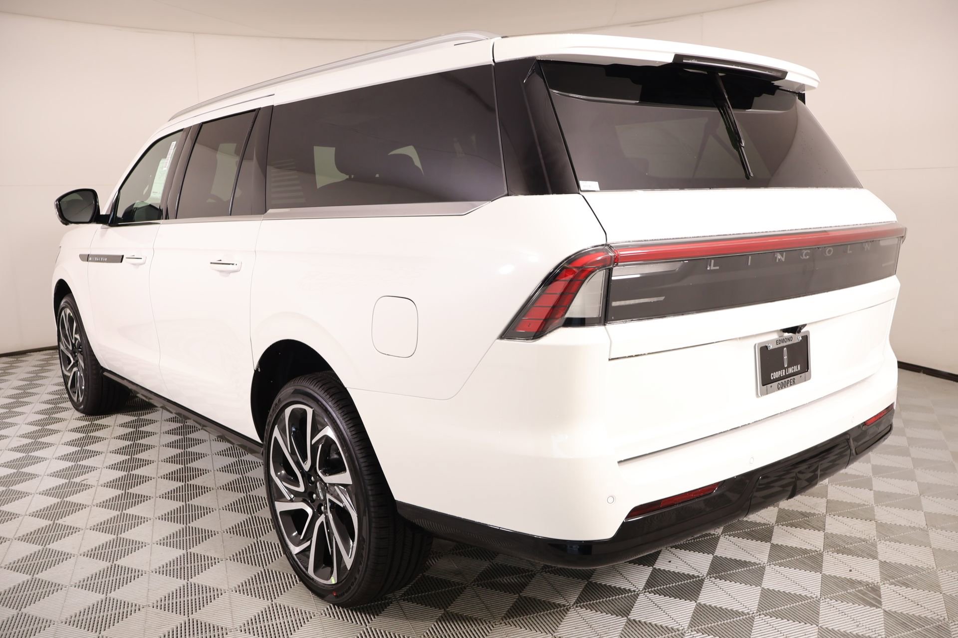 New 2026 Lincoln Navigator L Black Label image 26