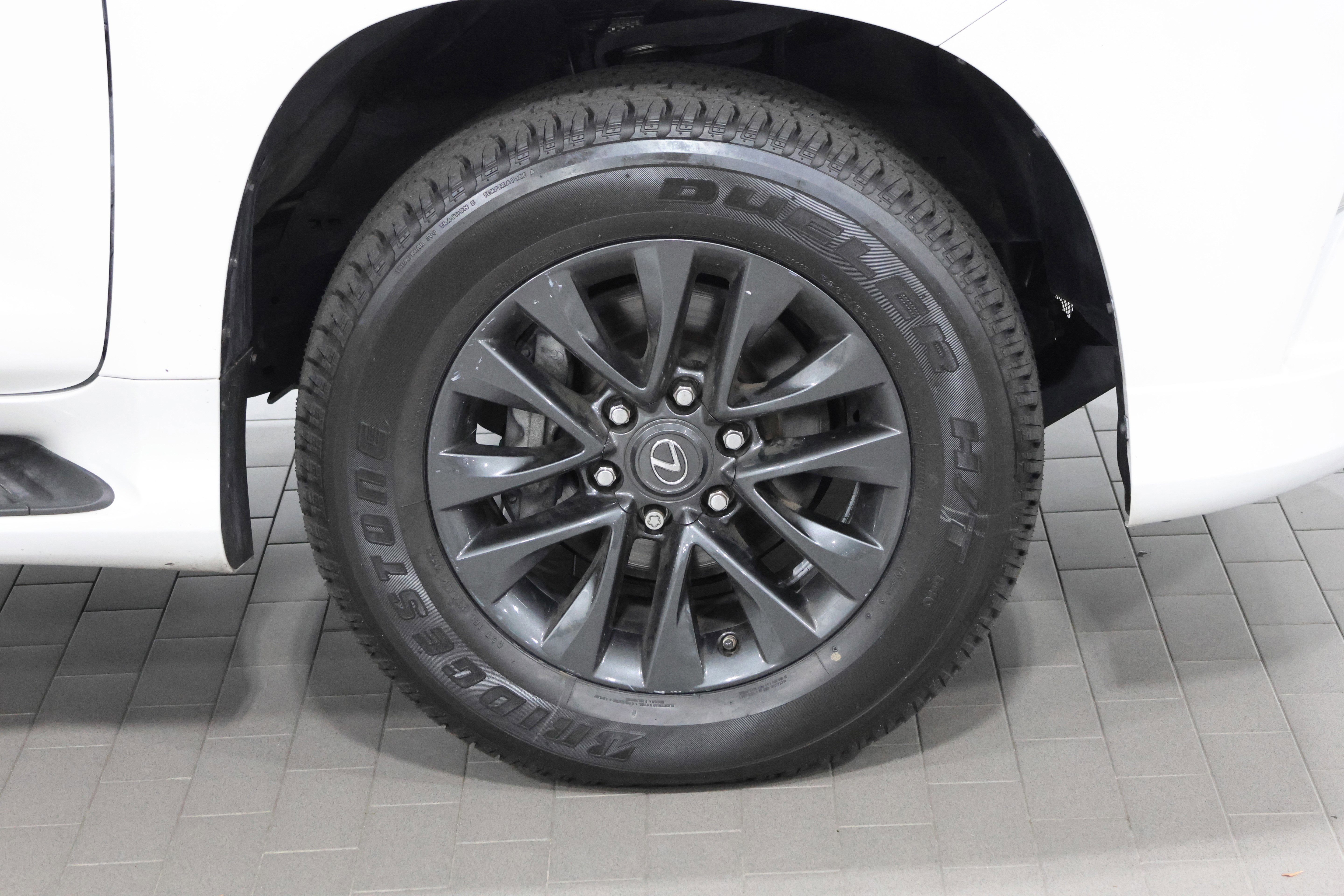 Used 2023 Lexus GX 460 Premium image 11