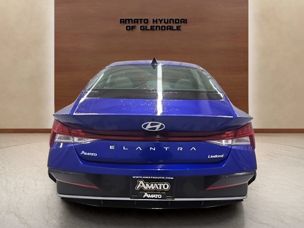 Certified 2025 Hyundai Elantra Limited FWD image 5