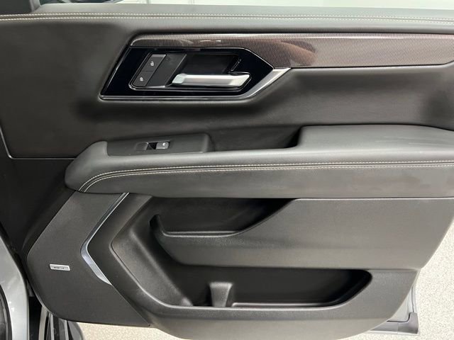 Used 2025 GMC Yukon XL Elevation AWD/4WD image 56