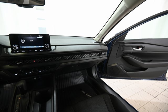 Used 2024 Honda Accord EX image 27