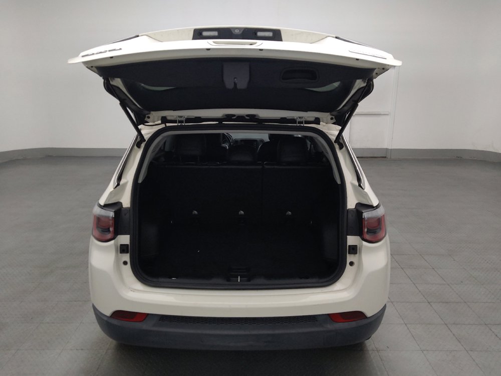 Used 2018 Jeep Compass Latitude AWD/4WD image 29