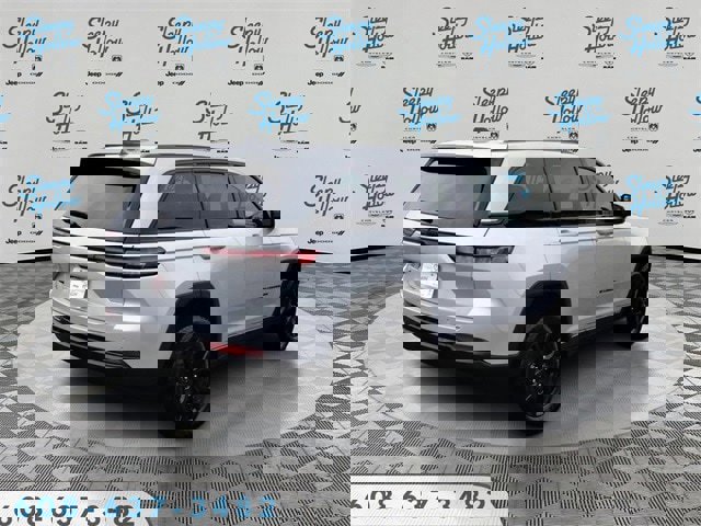 New 2025 Jeep Grand Cherokee Altitude image 5