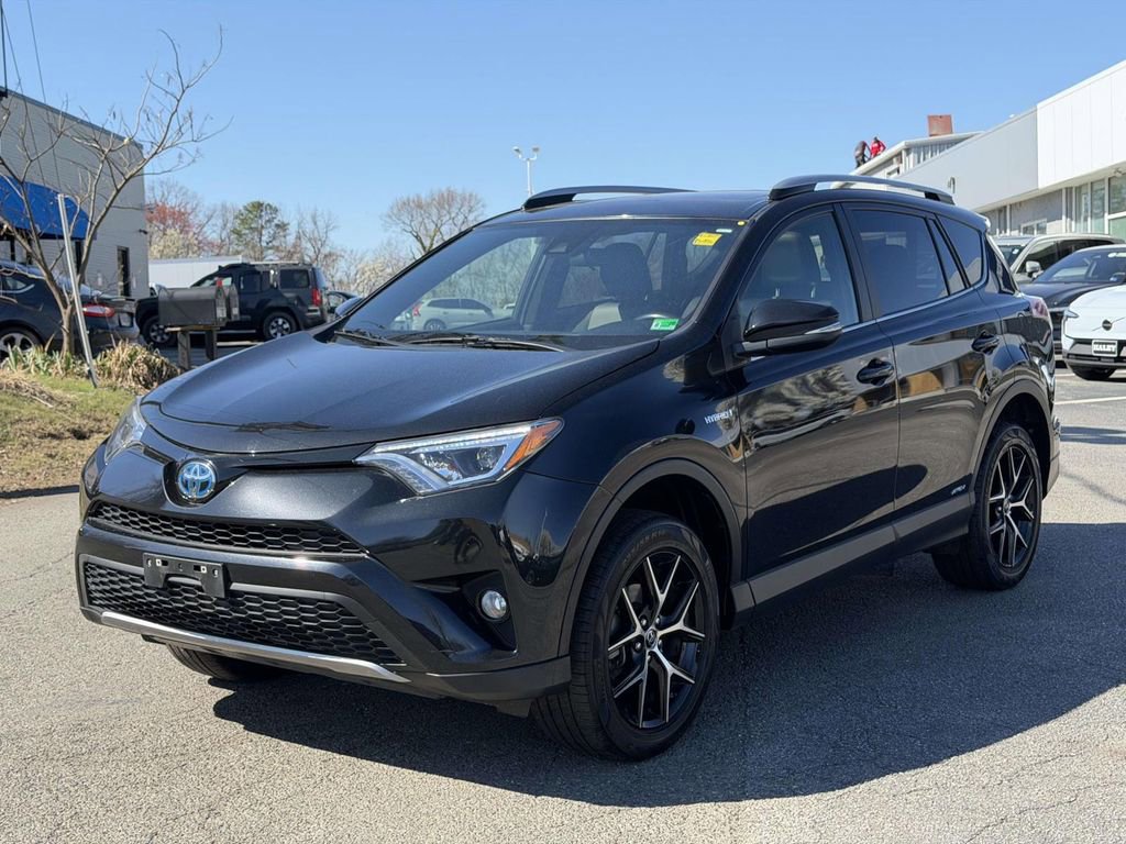 Used 2017 Toyota RAV4 SE image 23
