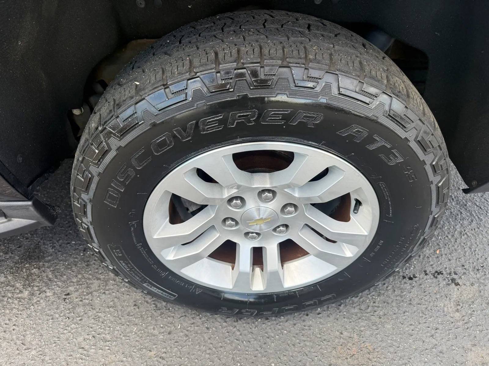 Used 2019 Chevrolet Suburban LT AWD/4WD image 52