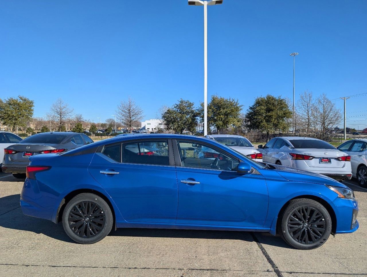 New 2025 Nissan Altima 2.5 SV w/ SV Special Edition Package FWD image 3