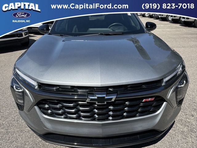Used 2025 Chevrolet Trax RS w/ Driver Confidence Package FWD image 10