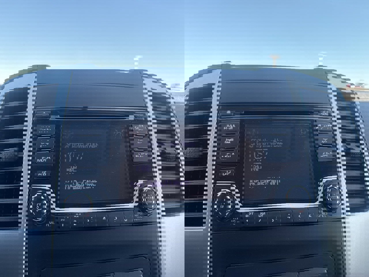 Used 2016 Nissan Frontier SV image 38