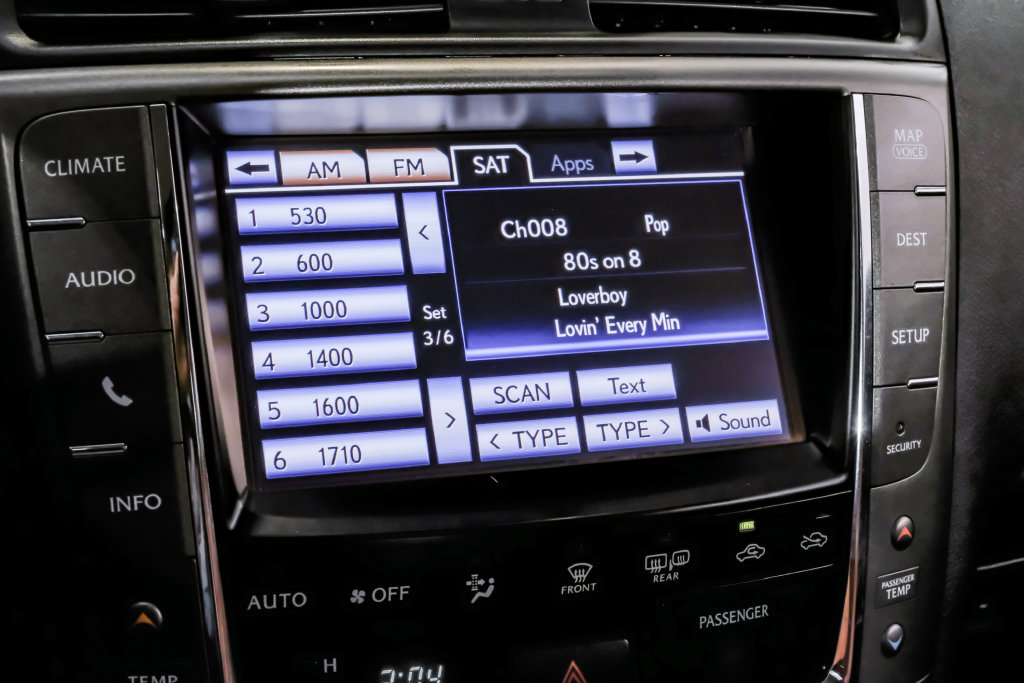 Used 2013 Lexus IS 250C w/ Luxury Pkg RWD image 42
