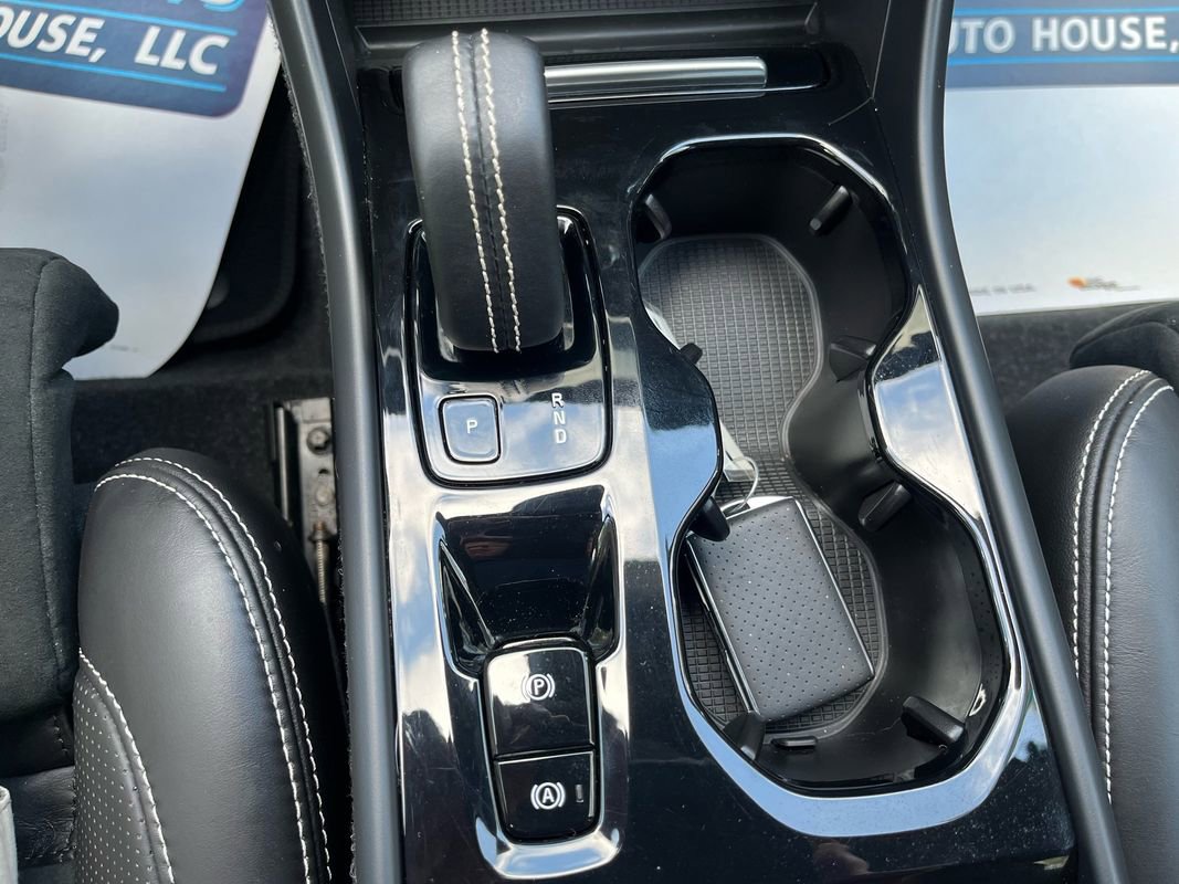 Used 2019 Volvo XC40 T5 R-Design image 15