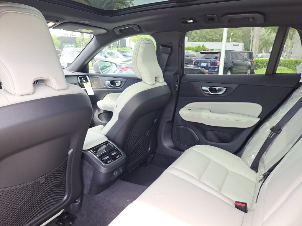 New 2026 Volvo V60 B5 Cross Country Ultra w/ Protection Package Premier image 5