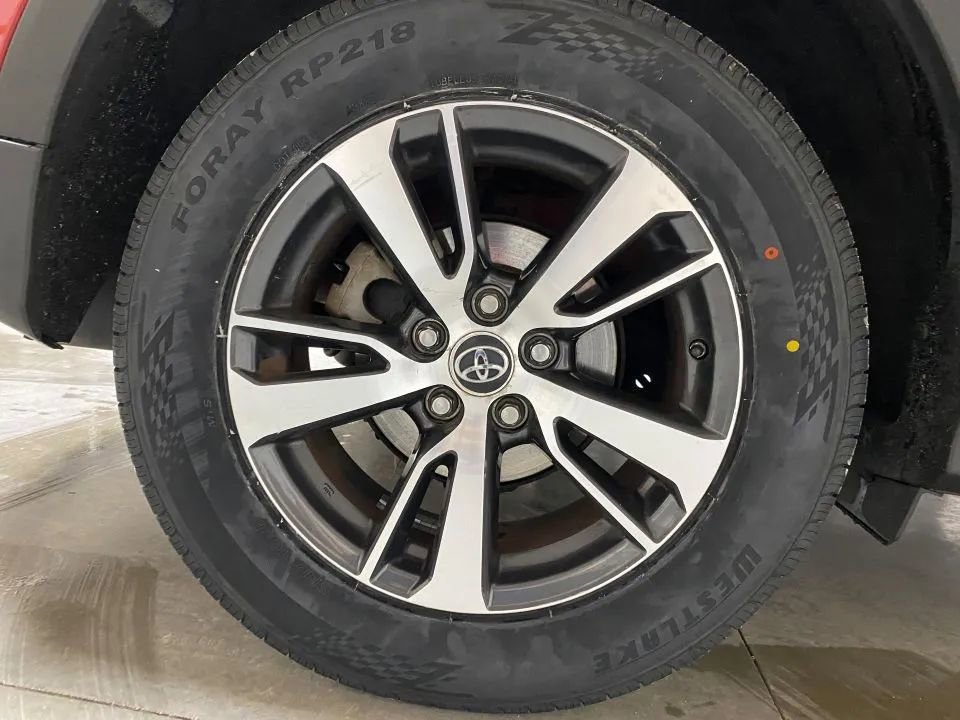 Used 2016 Toyota RAV4 XLE image 39