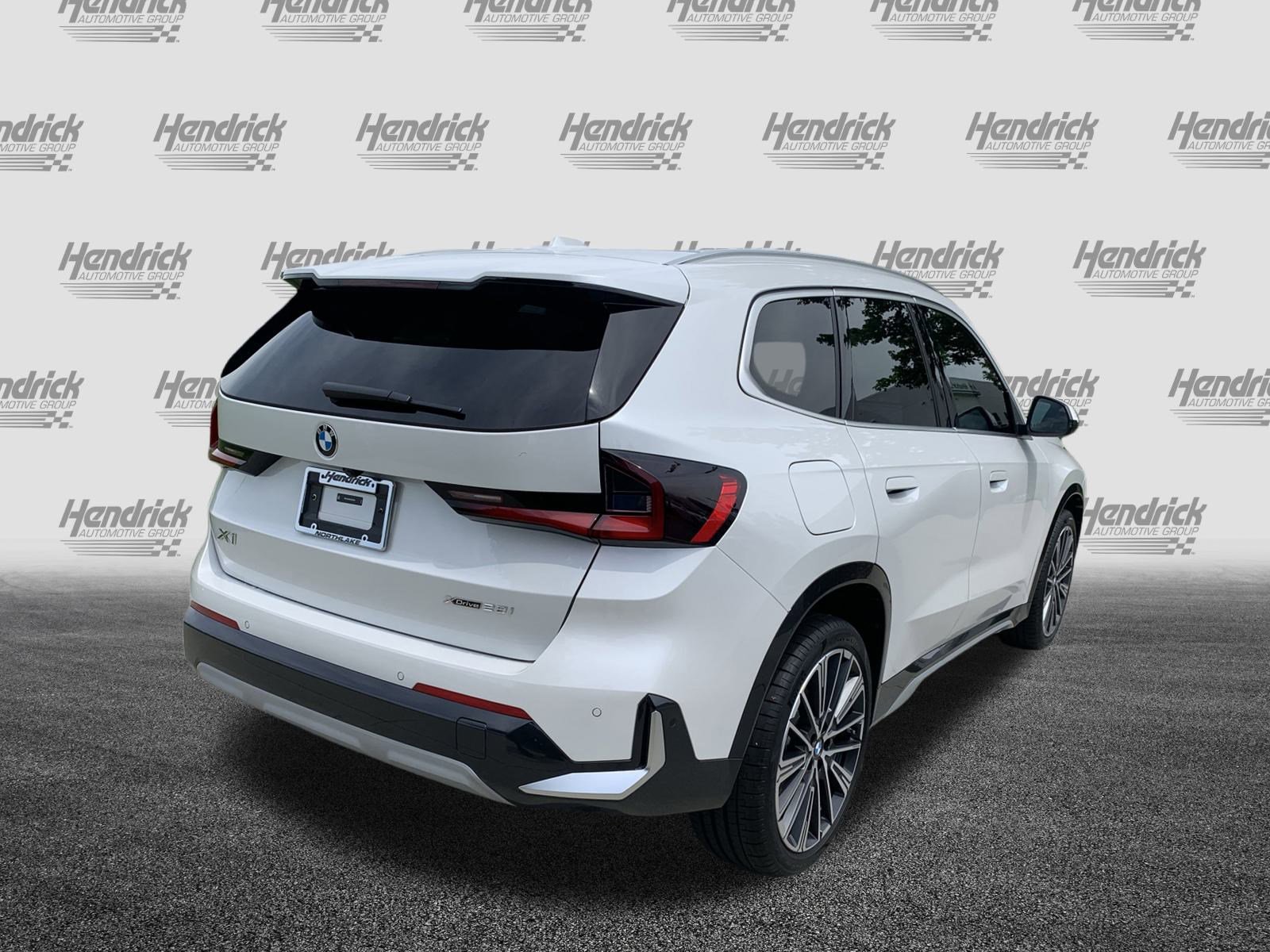 Used 2025 BMW X1 xDrive28i w/ Technology Package image 9