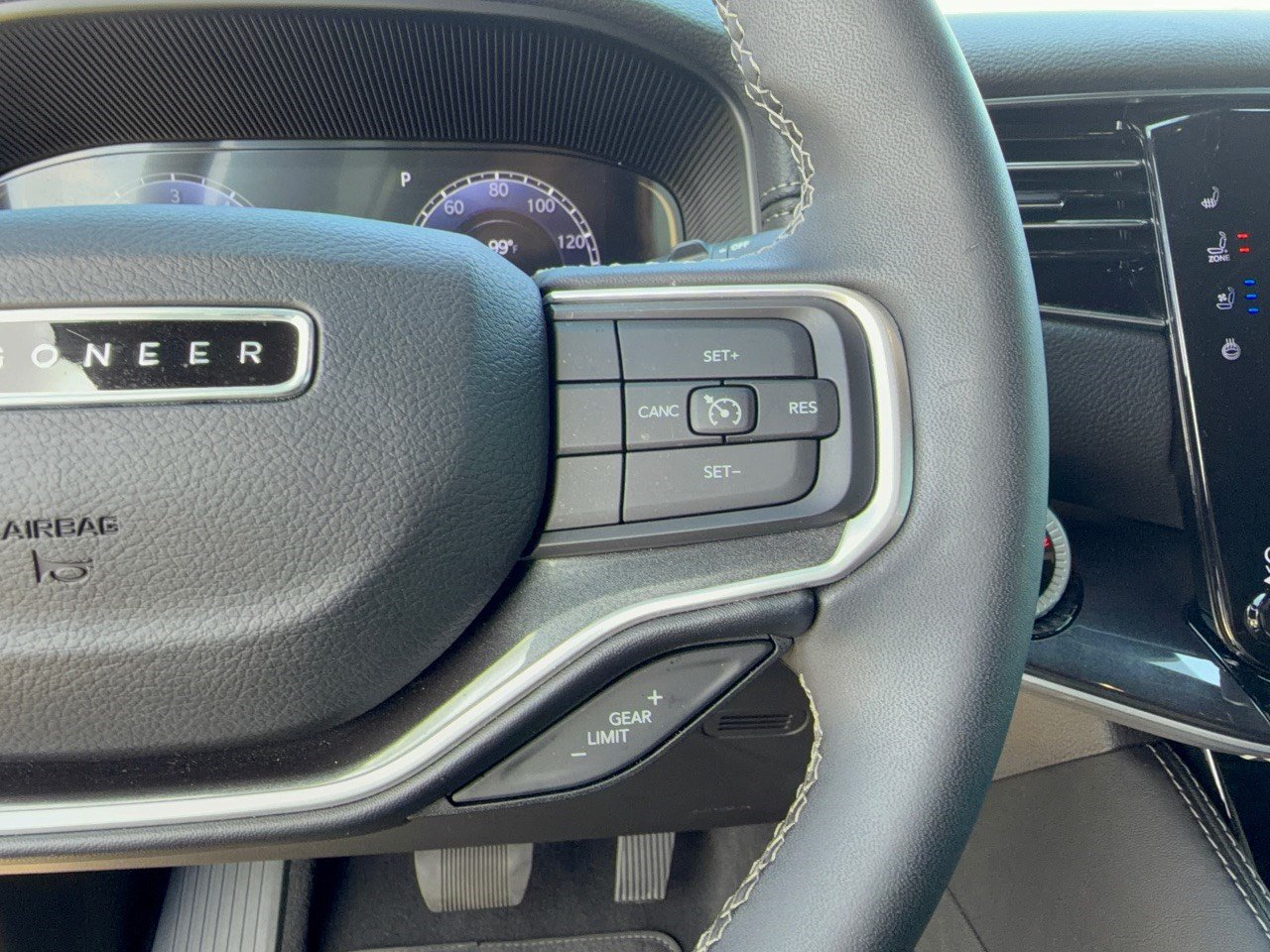 Used 2024 Jeep Wagoneer 2WD image 19