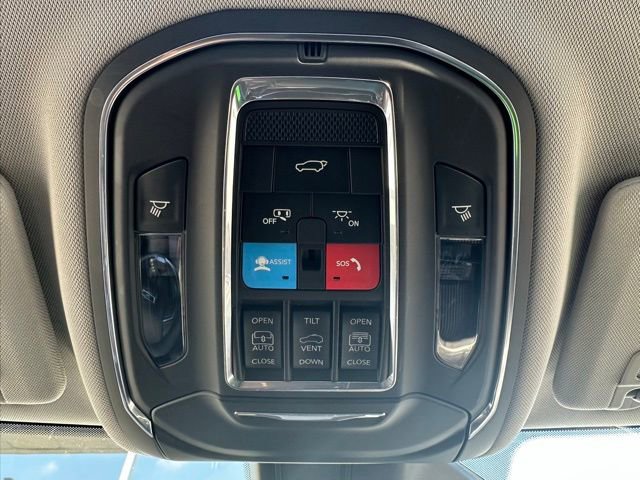 Used 2023 Jeep Grand Cherokee L Limited image 25